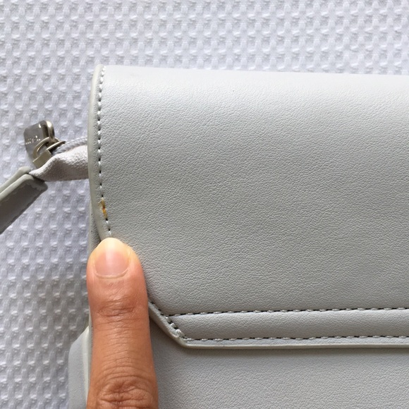 Pixie Mood Zoe Vegan Leather Crossbody Bag - Picture 16 of 17